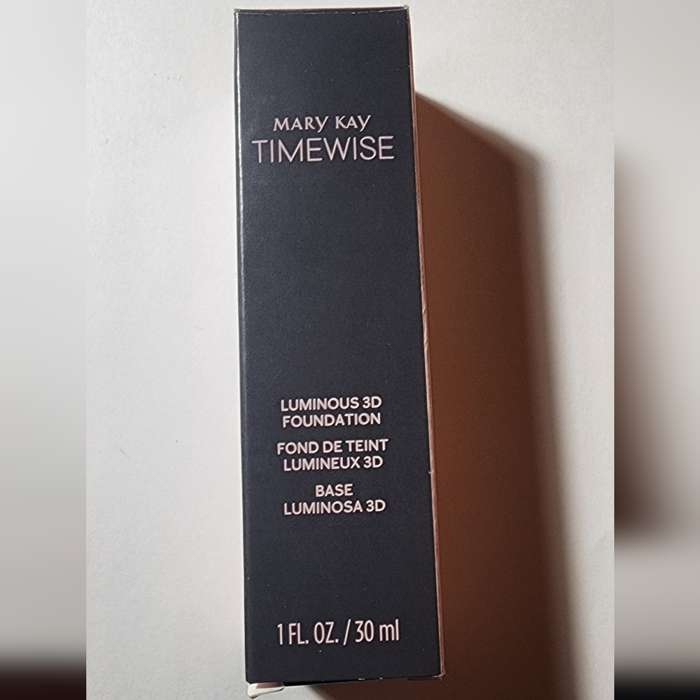 Mary Kay Luminous 3D Foundation N 140